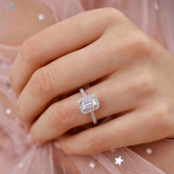 Emerald Cut Diamond Rings with Distinctive Geometry Emerald Cut Diamond Rings with Distinctive Geometry